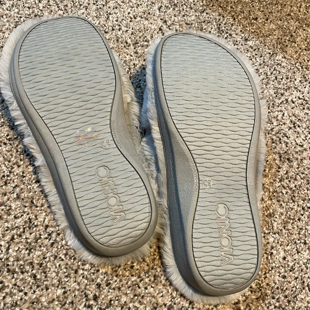 Vionic Cozy Gray Faux Fur Slippers - Picture 2 of 5